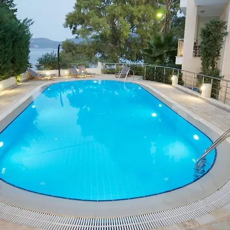 Dioni Luxury With Private Entrance דירה קרבומילוס